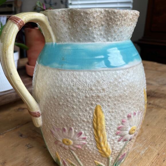 1880s English majolica art pottery pitcher - Picture 4 of 9